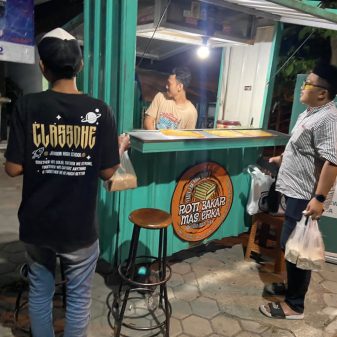 Aksi Sosial Santri Ganjar Menyasar UMKM di Kulonprogo, Ganjar-Mahfud Didoakan Menang 2024