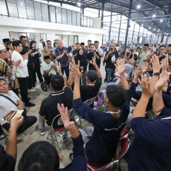 Raut Bahagia Karyawan Difabel Rokok HS, Dapat Kesempatan Kerja Plus Mess Karyawan