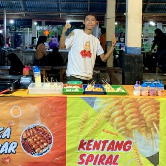 Tebar Berkah Ramadan, Orang Muda Ganjar Yogyakarta Adakan Bazar Ramadan di Gunungkidul