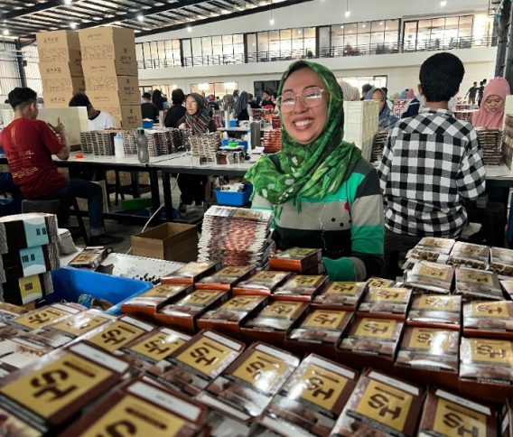 Dulu Sering Ditolak Kerja dan Dibully, Kini Karyawan Difable Rokok HS Mampu Lunasi Hutang dan Menabung