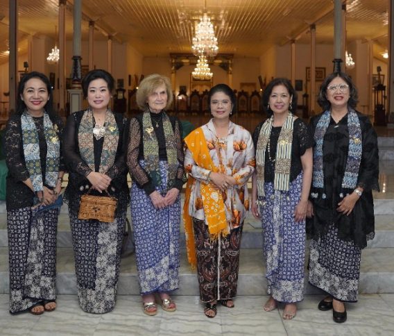 Jejak Estetika di Singgasana Pakualaman: Harmoni Batik dan Pemberdayaan Perempuan Global