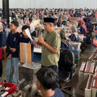 Bos HS Muhammad Suryo Berangkatkan Umroh 150 Karyawan