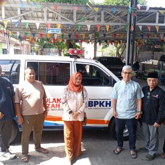 Maksimalkan Dana Abadi Umat Rp317 Juta, BPKH dan LAZISMU Serahkan Armada Mobil Jenazah di Sleman