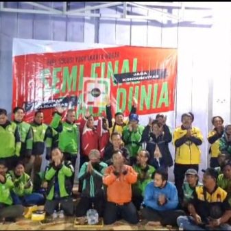 Keseruan Komunitas Ojek Online Solusi Nonton Bareng Piala Dunia 2026, Bareng Jaga Kondusivitas