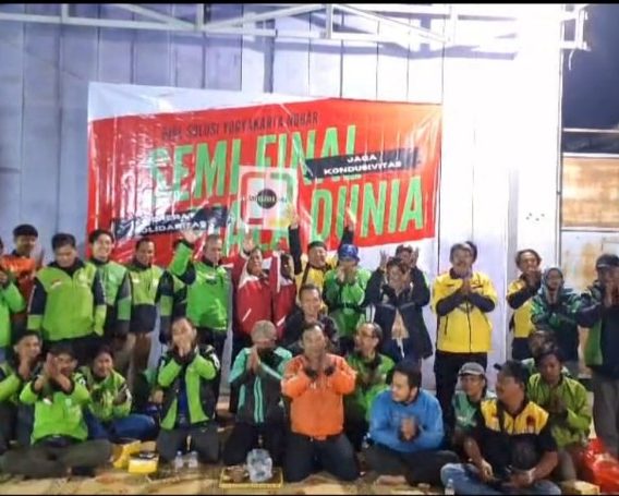 Keseruan Komunitas Ojek Online Solusi Nonton Bareng Piala Dunia 2026, Bareng Jaga Kondusivitas