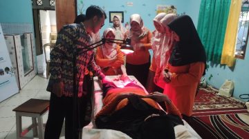 Dua Hari, Tim PKM Universitas Madani Gelar Pelatihan Kesehatan Komplementer MECAR di Piyungan